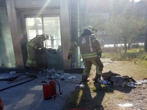 Zincirlikuyu metrobüs durağında yangın paniği