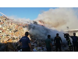 İnegöl’de geri dönüşüm fabrikasında yangın