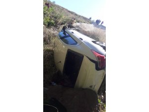 Edirne’de otomobil şarampole yuvarlandı: 3 yaralı