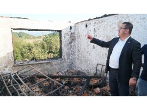 Mustafakemalpaşa’da çıkan yangında ev küle döndü