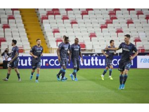 Süper Lig: Demir Grup Sivasspor: 0 - Trabzonspor: 1 (Maç devam ediyor)