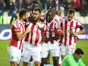 Sivasspor 3 maç sonra galibiyeti hatırladı