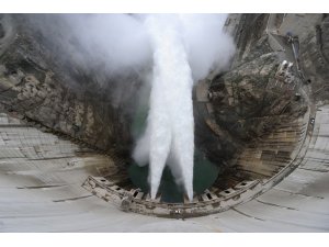 Deriner Barajı’nda elektrik üretimi 11 milyar KW’yi geçti