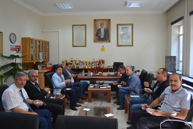 Mezunlar Derneği, öğrencileri unutmadı