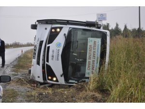 Tekirdağ’da midibüs devrildi