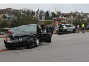 Cip ile otomobil çarpıştı: 2 yaralı