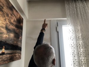 Avcılar’da deprem sonrası bir dairede oluşan çatlaklar korkuttu