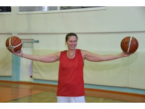 Tarsus Belediyespor, Julia Suzan Demirer’i renklerine bağladı