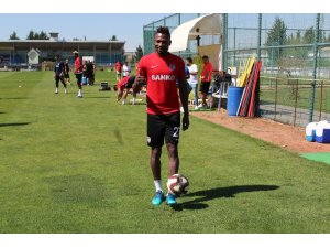 Patrick Twumasi: “Ligi ilk 5’te bitiririz”