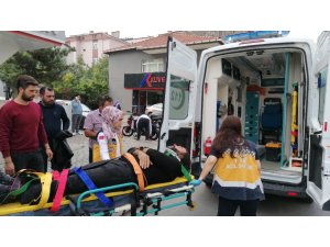 Gebze’de motosikletle kamyonet çarpıştı: 1 yaralı