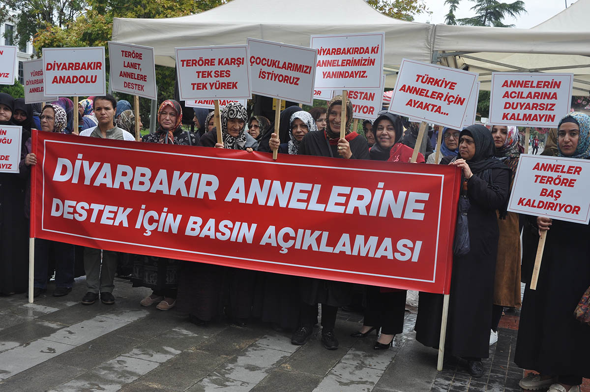 Diyarbakır annelerine kadın desteği