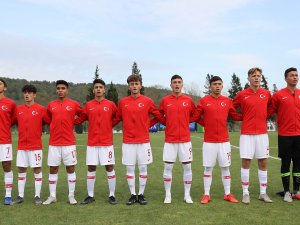 Şener ve Hüseyin 11’de başladı