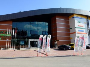 Komple Tesis: Aşkan Muhammet Yürükuslu Spor Kompleksi