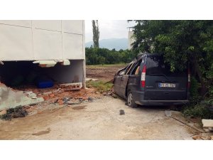 Yol kenarında oturanlar ne olduğunu anlayamadı