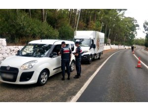 Marmaris’te 200 araca sigara denetimi yapıldı