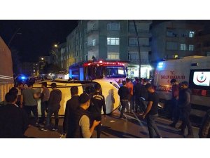 Gaziosmanpaşa’da iki araç çarpıştı: 3 yaralı