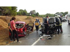 Kontrolden çıkan otomobil karşı şeride geçip 2 araca çarptı: 4 yaralı