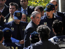 "Balyoz"da 4 tutuklama 2 tahliye