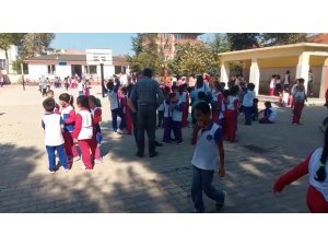 Bursa’da da okullar boşaltıldı, veliler okullara koştu