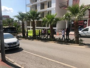 Jandarmadan kaçan şahıs çatıya çıktı