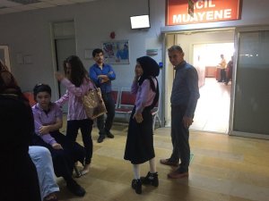 Deprem paniği yaşayan 5 öğrenci hastaneye kaldırıldı