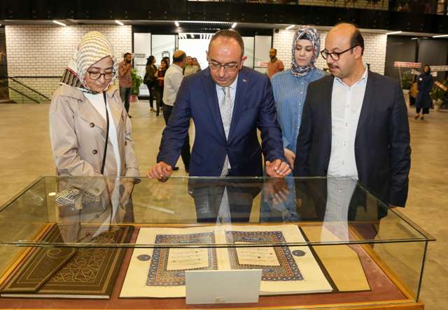 Başkan Kavuş, Klasik Türk-İslam Sanatları Sergisini ziyaret etti