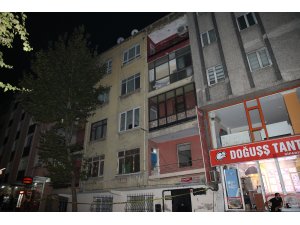 Bahçelievler'de depremden zarar gören bir bina boşaltıldı