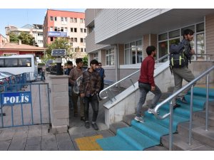 Kaçak göçmenleri ’İstanbul’ diyerek Kırıkkale’ye bıraktılar
