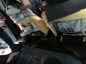 Siirt’te aracın farklı bölümlerine zulalanmış kaçak sigara ele geçirildi