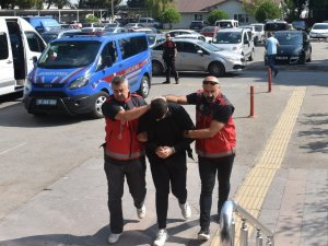 Balıkesir’de polise kafa tutan 2 şahıs tutuklandı
