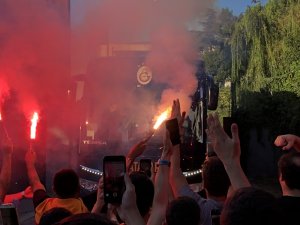 Galatasaray derbi için yola çıktı