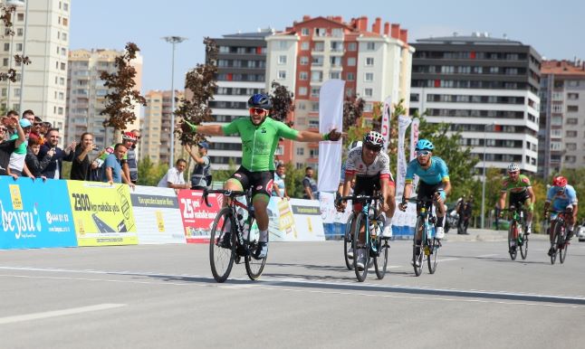 2.etabı da Batuhan Özgür kazandı