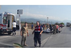 Erzin’de motosiklet kazası: 3 yaralı