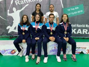 Osmangazili badmintoncular madalyaları topladı