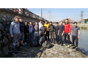 Şehrin ortasından geçen dereyi spor alanı yaptılar
