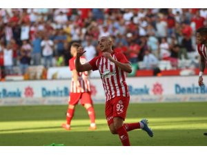 Süper Lig: Antalyaspor: 1 - Yeni Malatyaspor: 0 (İlk yarı)