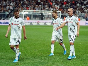 Beşiktaş’ta takım formsuz, yönetim belirsiz!