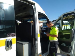 Selendi’de servis araçlarına sıkı denetim