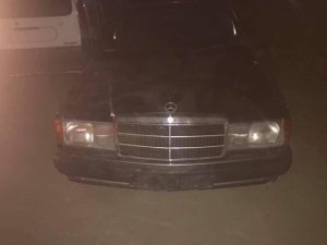 Çaldıkları arabanın üzerine not yazıp bıraktılar