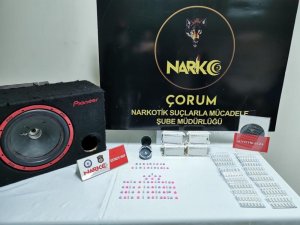 Hoparlörlerden müzik yayını yerine uyuşturucu çıktı