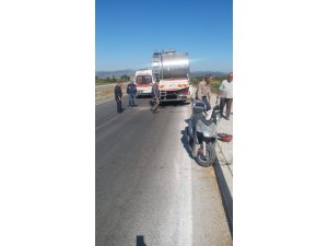 Motosiklet süt tankerine çarptı: 1 yaralı