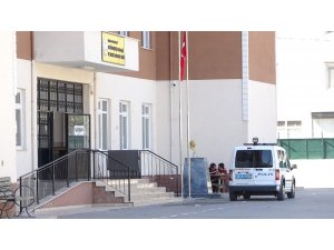 Kantinden poğaça yiyen 9 öğrenci zehirlendi