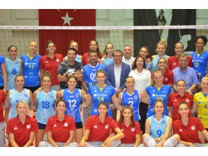 Kuşadası Uluslar arası Voleybol Turnuvası’nda dostluk kazandı