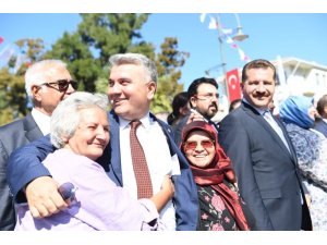 AK Partili milletvekiline kadınların ilgisi