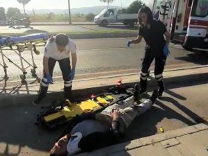 Otomobile arkadan çarpan motosiklet sürücüsü yaralandı