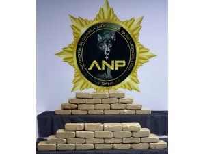 "Oscar" otomobilin gizli bölmesinde 20 kilo eroin buldu