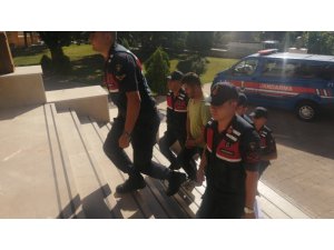 Denizli’de 16 kilogram esrarla yakalanan şahıs adliyeye sevk edildi