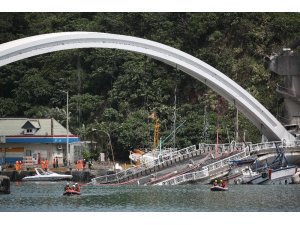 Tayvan’da köprü çöktü: En az 10 yaralı