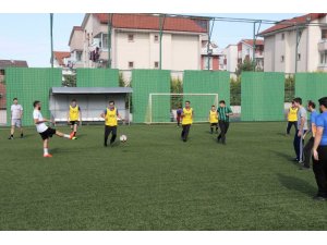 Yeşil sahaların en özel maçında kazanan dostluk oldu