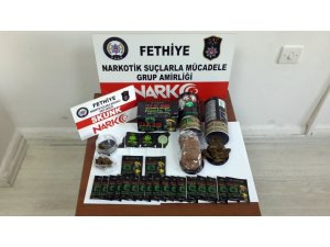 Kurabiye ve lolipop şekerine uyuşturucu enjekte etmişler